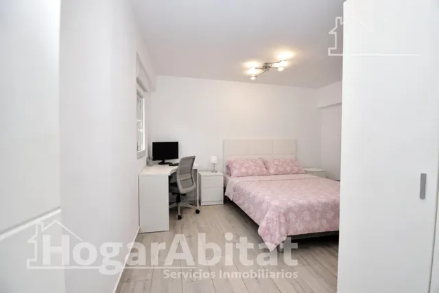 Exclusiva ubicación junto a la playa en este piso reformado con amplio balcón y ascensor en la Malvarrosa — 19