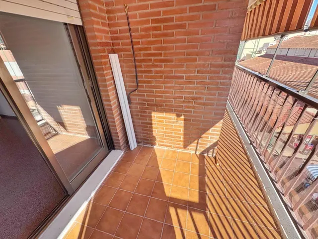 Vivienda esquinera muy luminosa y todo exterior en Petrer — 8