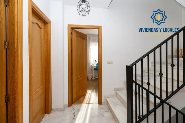 MARAVILLOSA CASA  A POCOS MINUTOS DEL CENTRO DE LA ZUBIA — 23