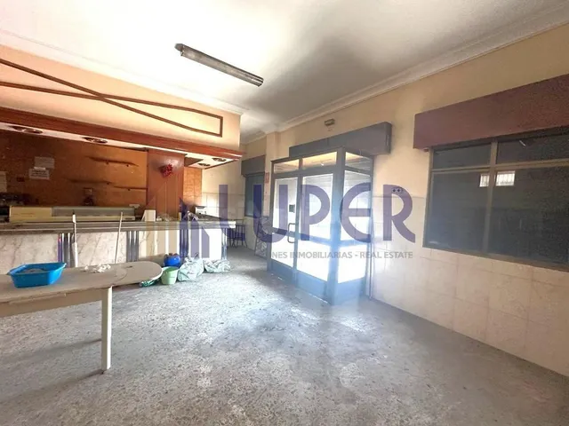SE VENDE LOCAL COMERCIAL PARA CAMBIO DE USO A VIVIENDA EN SA - foto 5