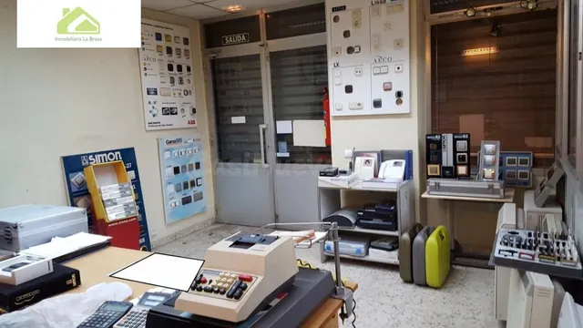 VENTA DE LOCAL EN ZONA LA VAGUADA - foto 2