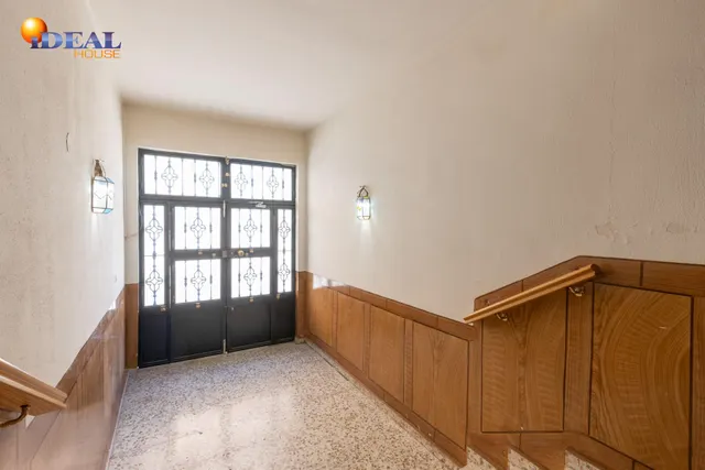 Edificio con gran potencial de inversión en La Zubia — 4