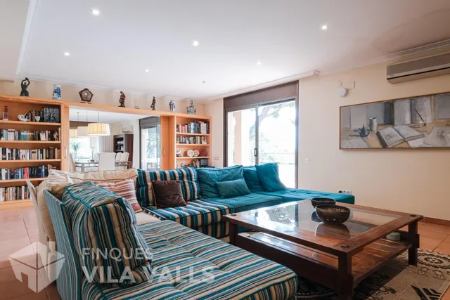 Villa de lujo con piscinas y finca de 6 ha en Sant Feliu de Codines — 22