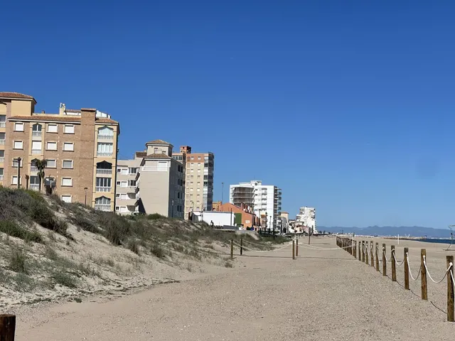 ¡Tu refugio soñado frente al mar te está esperando! — 40