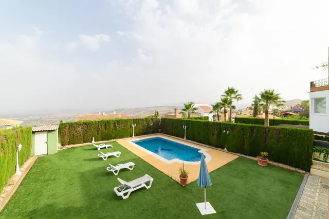 Amplio chalet con piscina salina en Monachil — 23