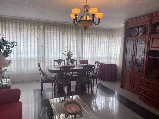 Amplia vivienda reformada de 170 m2, 6 habitaciones, en Plaz - foto 4