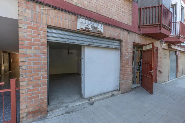 ⭐ LOCAL EN ESQUINA EN GRANADA CAPITAL – CREA TU PROPIO PROYECTO DESDE CERO — 11
