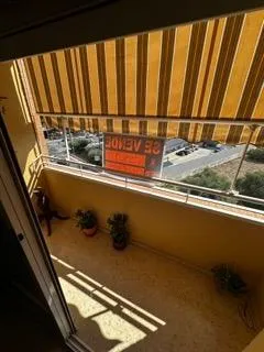 Gran apartamento familiar de 3 dormitorios, 2 baños y parking techado. A 500m de la playa — 14