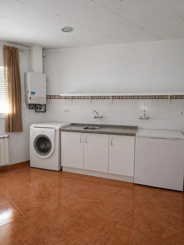 Excepcional Piso con Garaje para Familias y Profesionales - €180.000 — 37