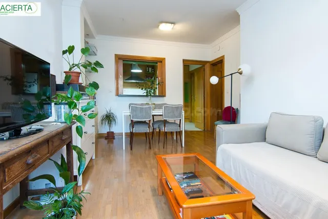 Piso de dos dormitorios con garaje en cuesta Escoriaza - foto 3