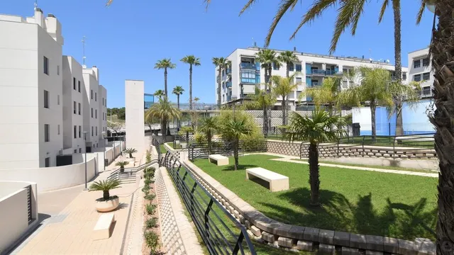 Apartamento moderno en Santa Pola con vistas despejadas — 21