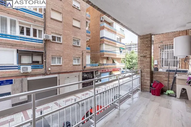 Piso reformado en Avenida Barcelona — 2