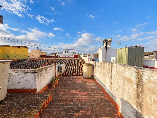 Casa de pueblo en Beniarjó con 3 dormitorios, terraza y mucho encanto. — 5