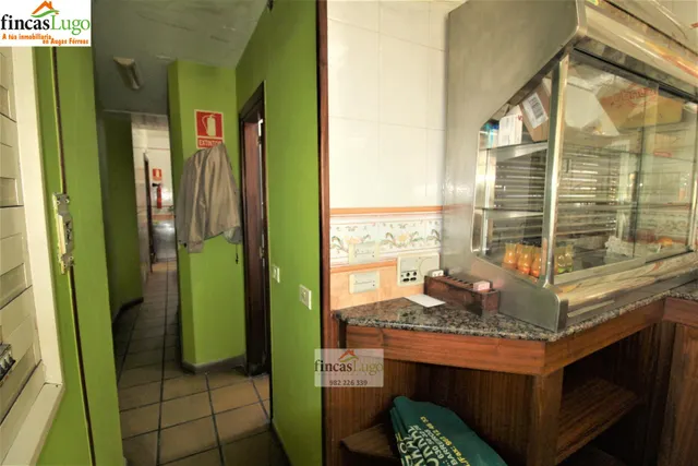 CAFETERÍA-RESTAURANTE EN ZONA UNIVERSITARIA — 34