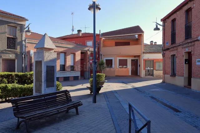 Oportunidad Única en el centro de Viana - foto 2