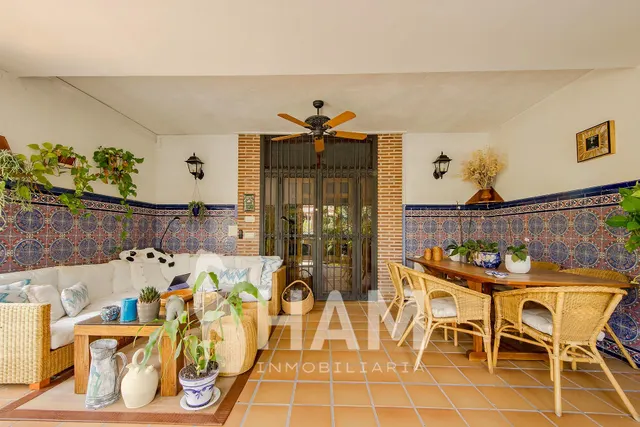 Casa en una planta con pabellón de invitados, piscina y garaje – Parcela 1.180 m2 — 16