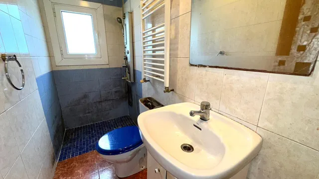Excelente oportunidad para adquirir una vivienda con gran potencial en Donostia-San Sebastián. — 14