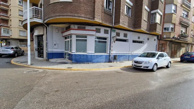 SE VENDE O SE ALQUILA LOCAL EN ZONA ALTA. AV CASTILLO Nº5 — 2