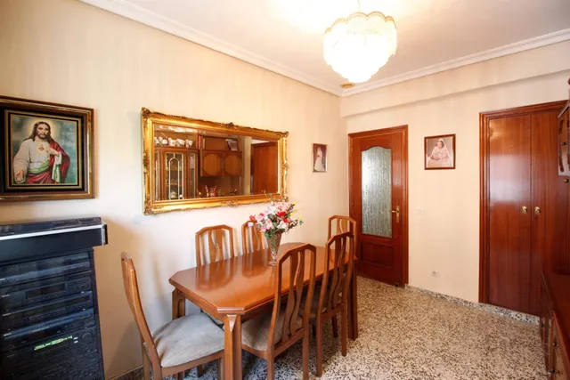 PISO DE TRES habitaciones CON ASCENSOR EN MADRID RÍO — 16