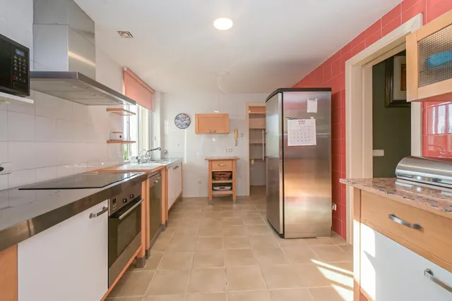 Exclusivo unifamiliar con jardín y piscina en Sant Marçal — 16
