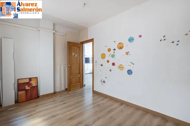 Piso con garaje, trastero y excelente ubicación en Huétor Vega — 13