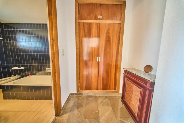 Residencia exclusiva en Paseo del Salón con vistas despejadas — 9