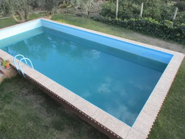 Chalet en venta de dos plantas, con piscina y tres almacenes. — 17