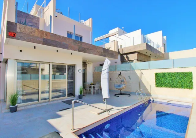 Villa moderna independiente con piscina privada y vistas al 