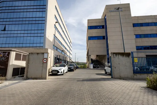 Oficina en venta en Avenida de la Albufera 323, Madrid — 37
