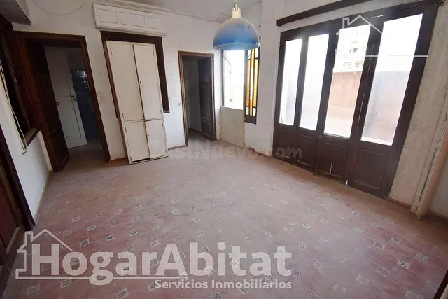 ¡Hazla a tu gusto! Casa amplia y luminosa de tres alturas pa