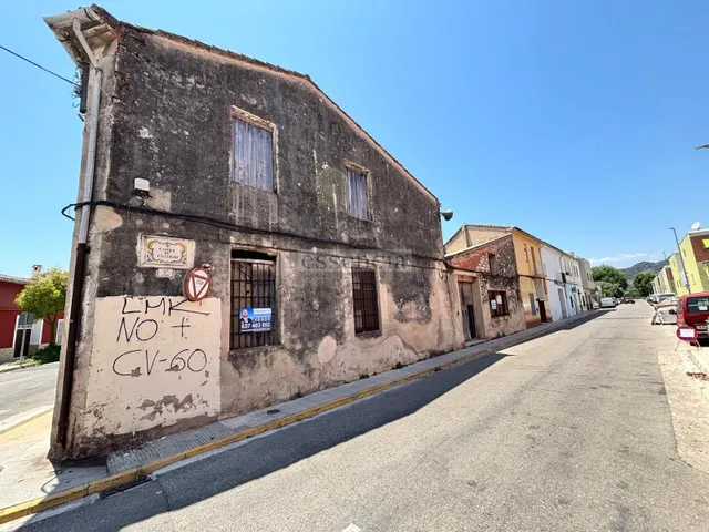 Casa en Almoines a reformar a su gusto en parcela de 242 m2 , en chaflán con patio. — 43