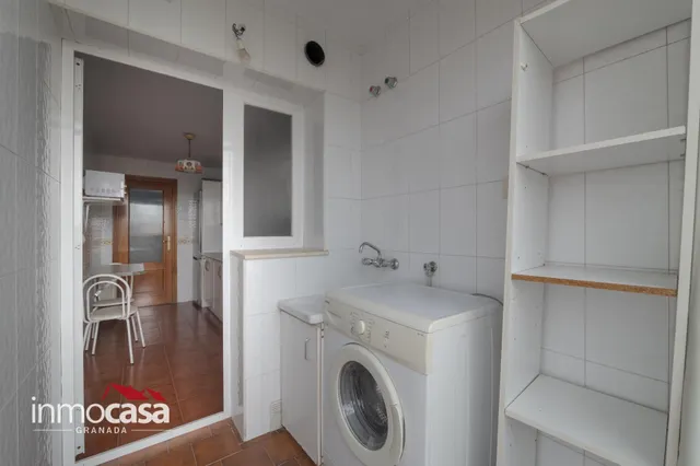 Se Vende amplio piso en  zona Villarejo, con Terraza y Vistas Despejadas — 35