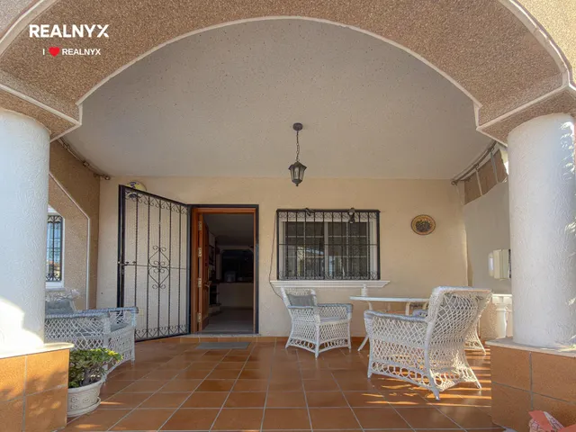 Orihuela Costa! Impresionante Villa Mediterranea con generosa parcela y amplias terrazas + Solarium privado con vistas panorámicas y piscina privada — 26