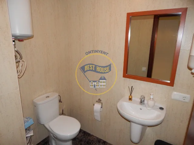 LOTE DE TRES LOCALES EN EL LLOMBO — 16