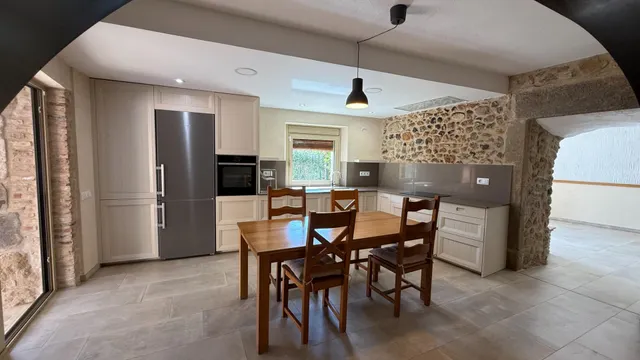 EXCLUSIVA CASA RÚSTICA CON JARDÍN, PISCINA Y VISTAS ABIERTAS — 10