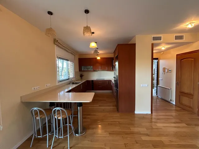 Espaciosa casa con impresionantes vistas a la montaña — 9