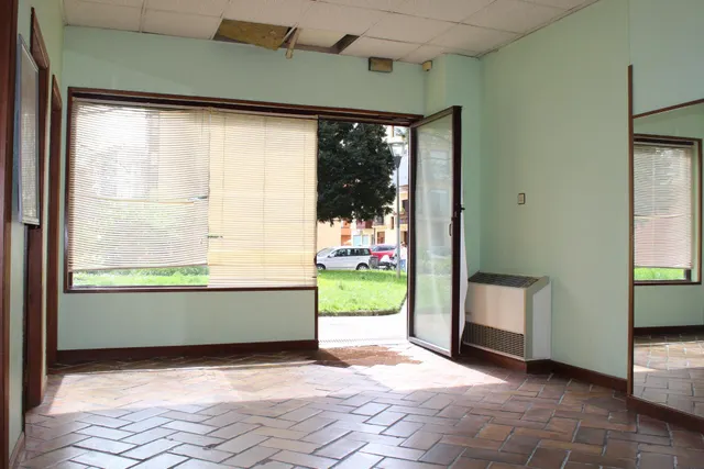 LOCAL COMERCIAL EN DUMBOA — 11