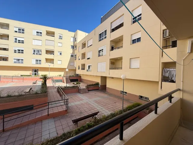 Oportunidad: Piso en el centro a un paso de la playa — 3