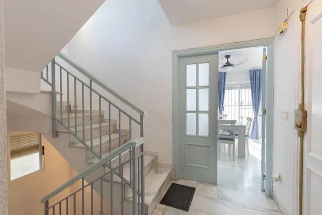 Casa independiente con piscina en La Zubia. — 15