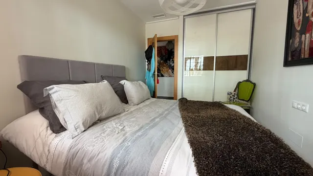 VILLA DE 4 DORMITORIOS Y 3 BAÑOS. PARCELA DE 1.850 M2. CON PISCINA CLIMATIZADA Y CASA DE INVITADOS INDEPENDIENTE EN CATRAL. — 38