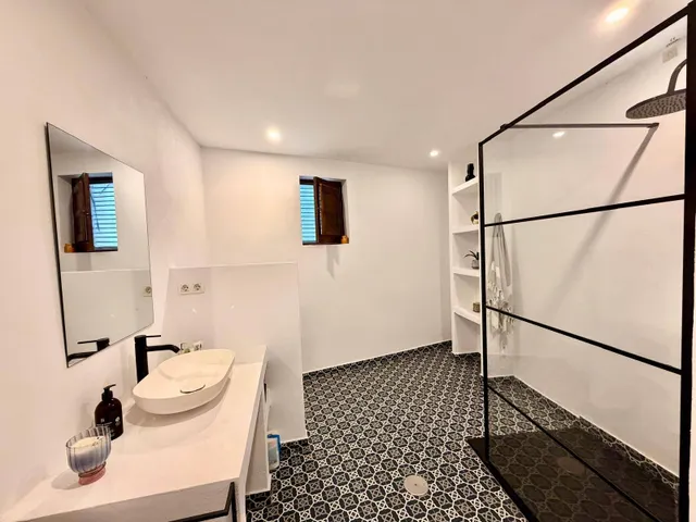 Encantadora Casa Reformada en el Corazón del Casco Histórico de Salobreña — 24