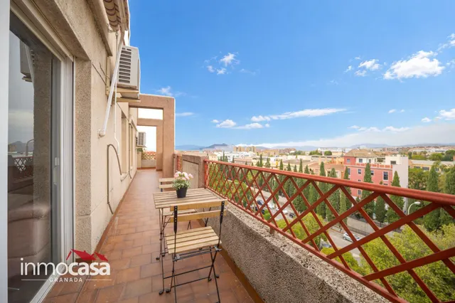 Se Vende amplio piso en  zona Villarejo, con Terraza y Vistas Despejadas — 20