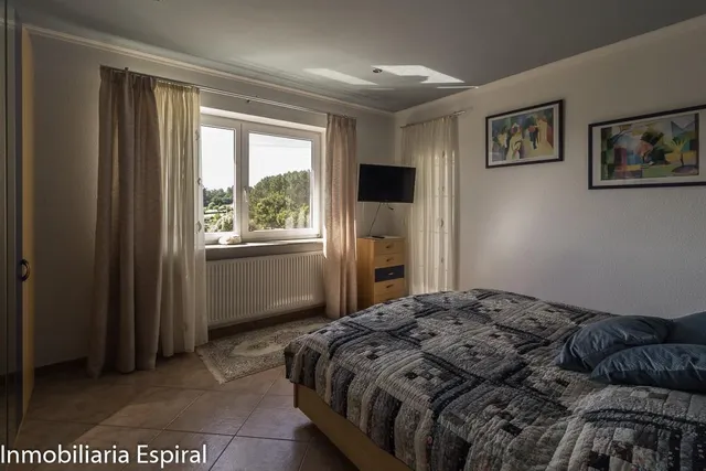 Impresionante Chalet en Abegondo con Vistas al Valle . — 13