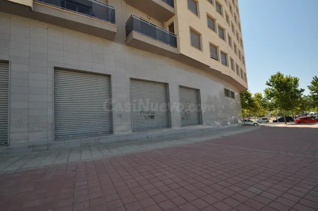Local comercial 700m² en venta - Avenida de chapí - foto 5