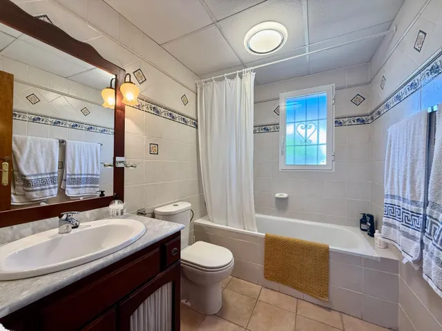 Espectacular villa independiente con piscina privada — 39