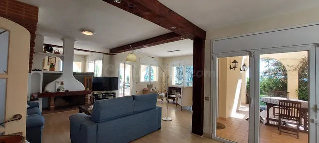 Chalet en venta en Les Tres Cales — 3