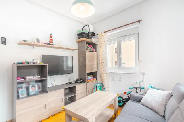 PISO EXTERIOR CON RENTABILIDAD DEL 5,53 % EN OVIEDO - foto 4
