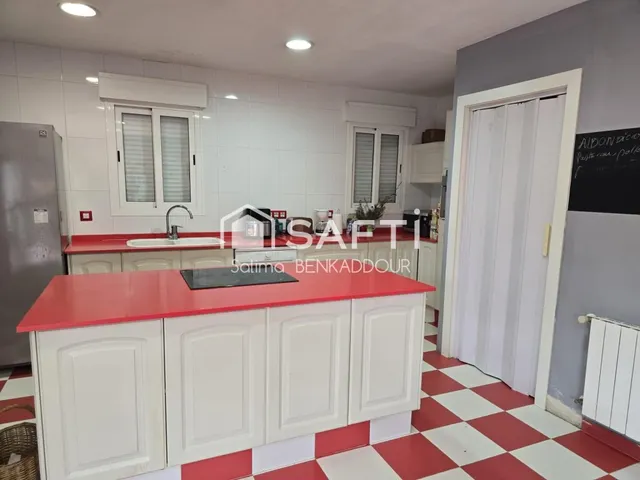 Estupendo chalet de 998 m2 de parcela y 620 m2 de vivienda. — 25