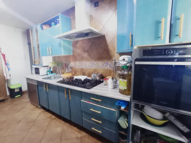 VENTA DE CHALET Y APARTAMENTO — 10