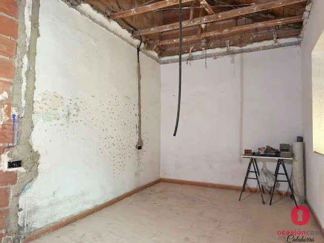 Amplia casa en construcción - zona muy baja campo de la verdad — 8